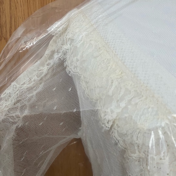 IVORY Lace & Silk Jacquard Wedding Dress - Picture 11 of 12